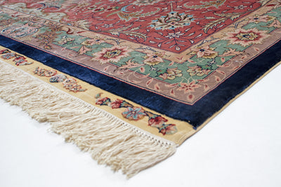 China Hereke Silk